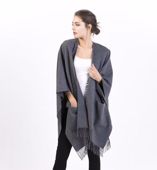Poncho avvolgente indossabile da donna in lana e cashmere alla moda